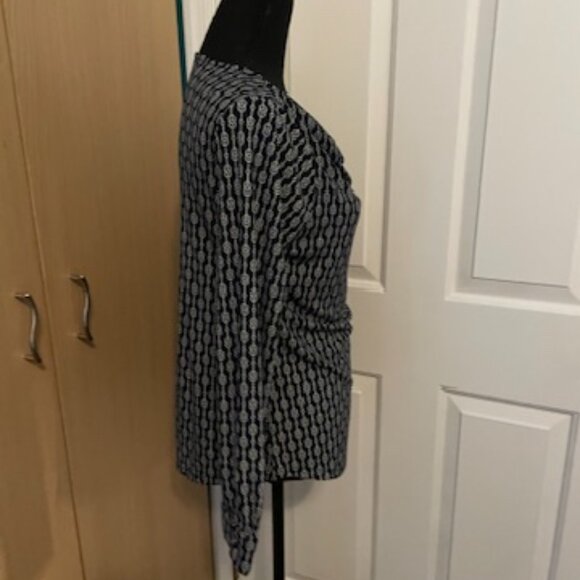 Ann Taylor Classic Navy and White Pattern Blouse Drape Neckline (Size M) - Picture 5 of 12
